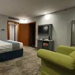 شركة الصنوبرة الفندقية فندق Pine In