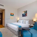 The Seasons Hotel