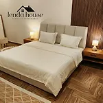 Lenda House