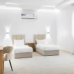 Luxurious Family Apartments 15Mins Drive To Al-Masjid Nabawi - Nozol Noor 4