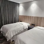 جناح خاص مطل على الحرم النبوي الشريف