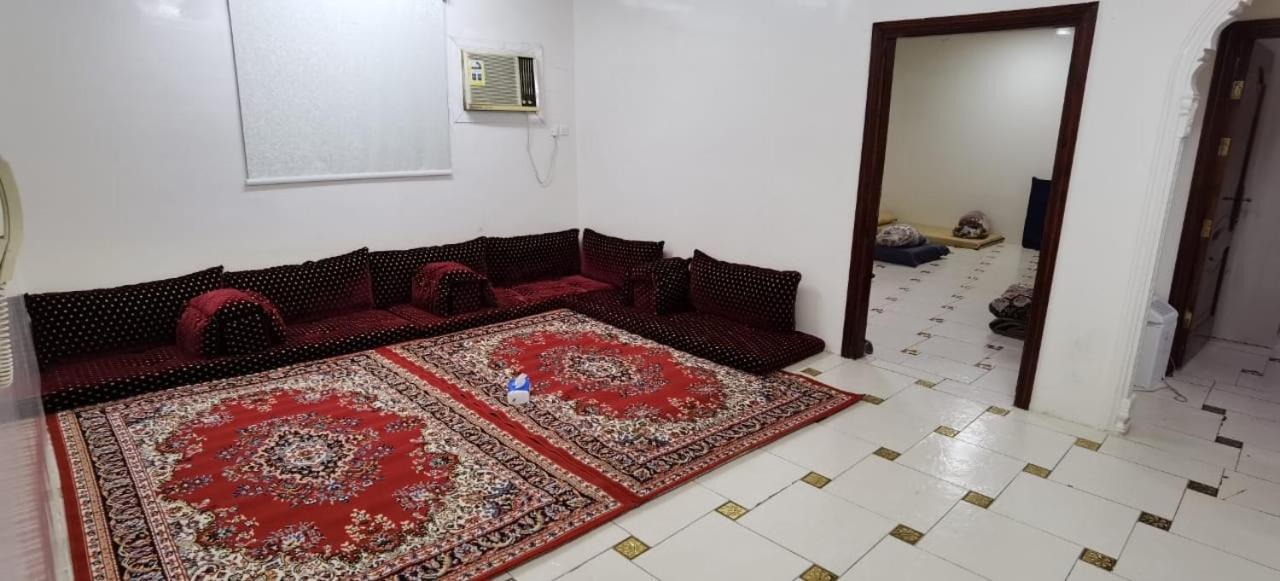 عائلية -ليست فندقية- 8 دقائق بالسيارة للحرم أو قباء - Apartment