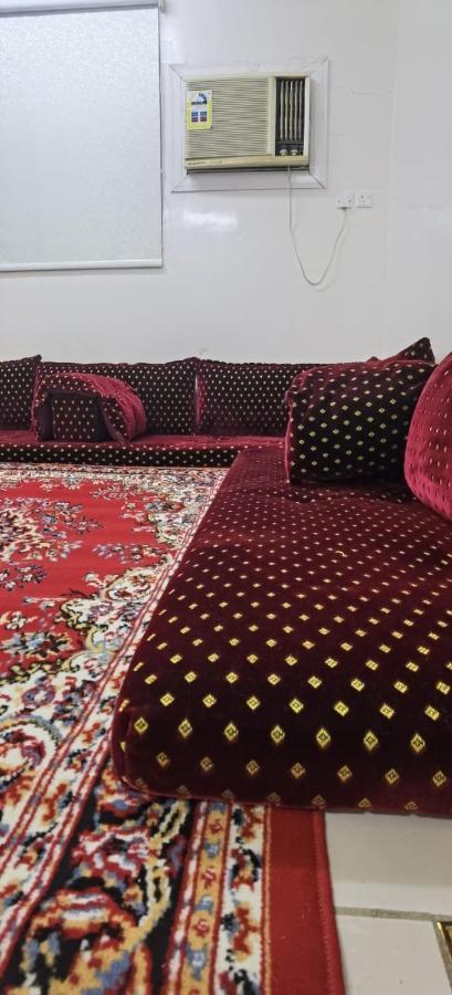 Apartment عائلية -ليست فندقية- 8 دقائق بالسيارة للحرم أو قباء -