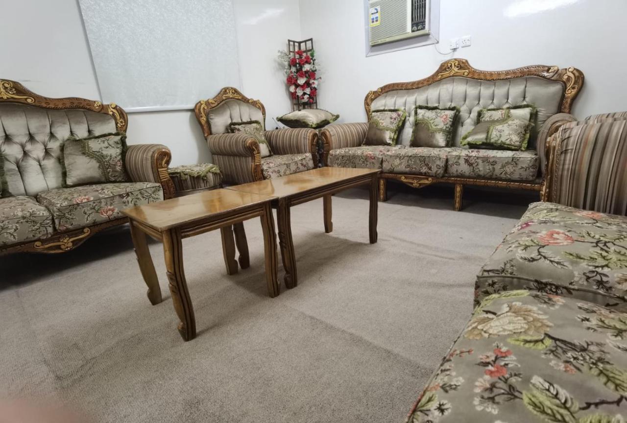 Apartment عائلية -ليست فندقية- 8 دقائق بالسيارة للحرم أو قباء -