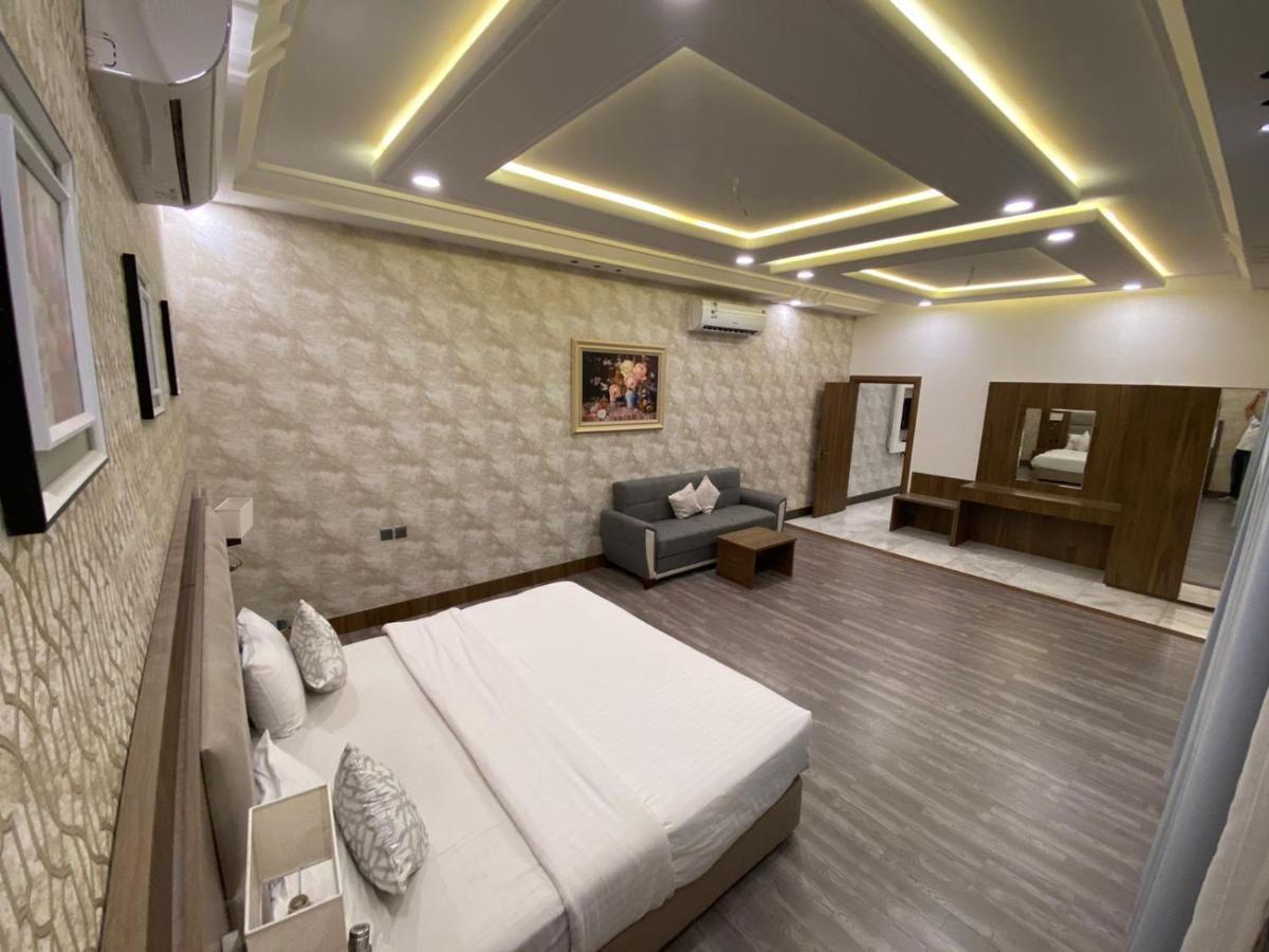 الروض للشقق المفروشه خاصة Guest house *