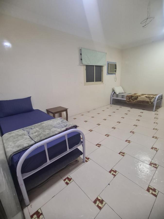 Apartment عائلية -ليست فندقية- 8 دقائق بالسيارة للحرم أو قباء -