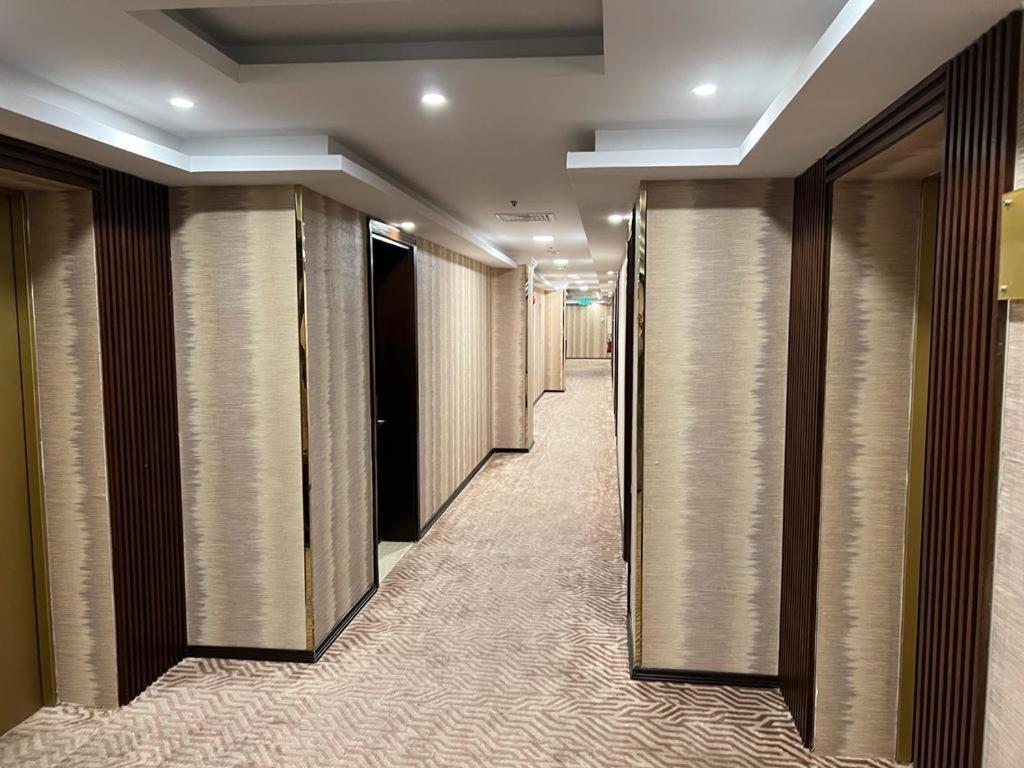 Al Ansar Golden Tulip Hotel