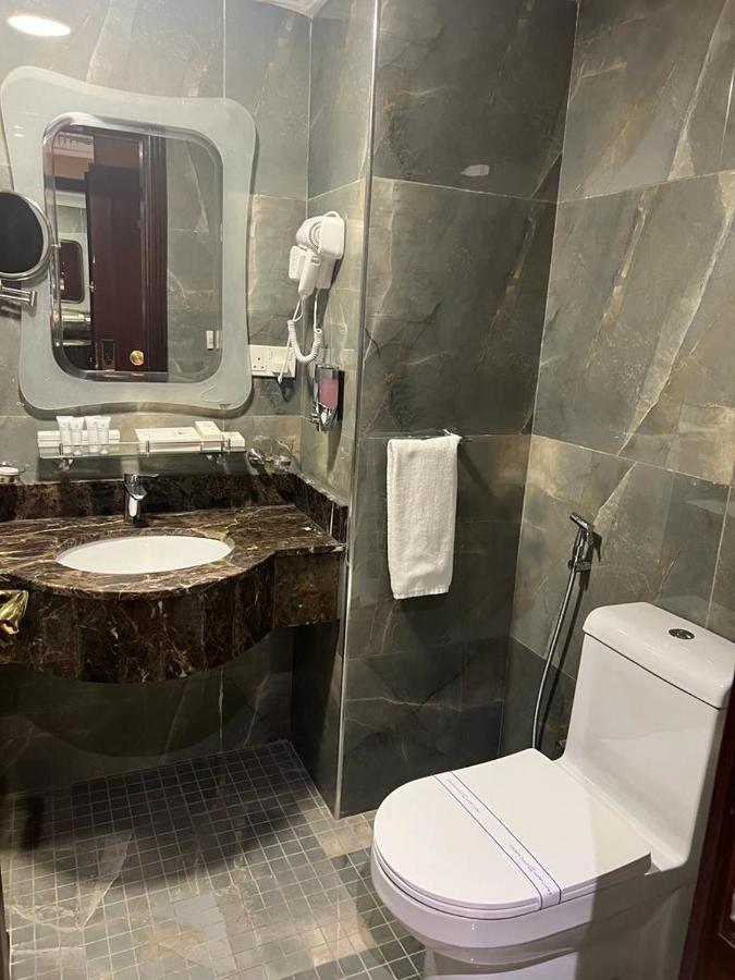 Al Ansar Golden Tulip Hotel