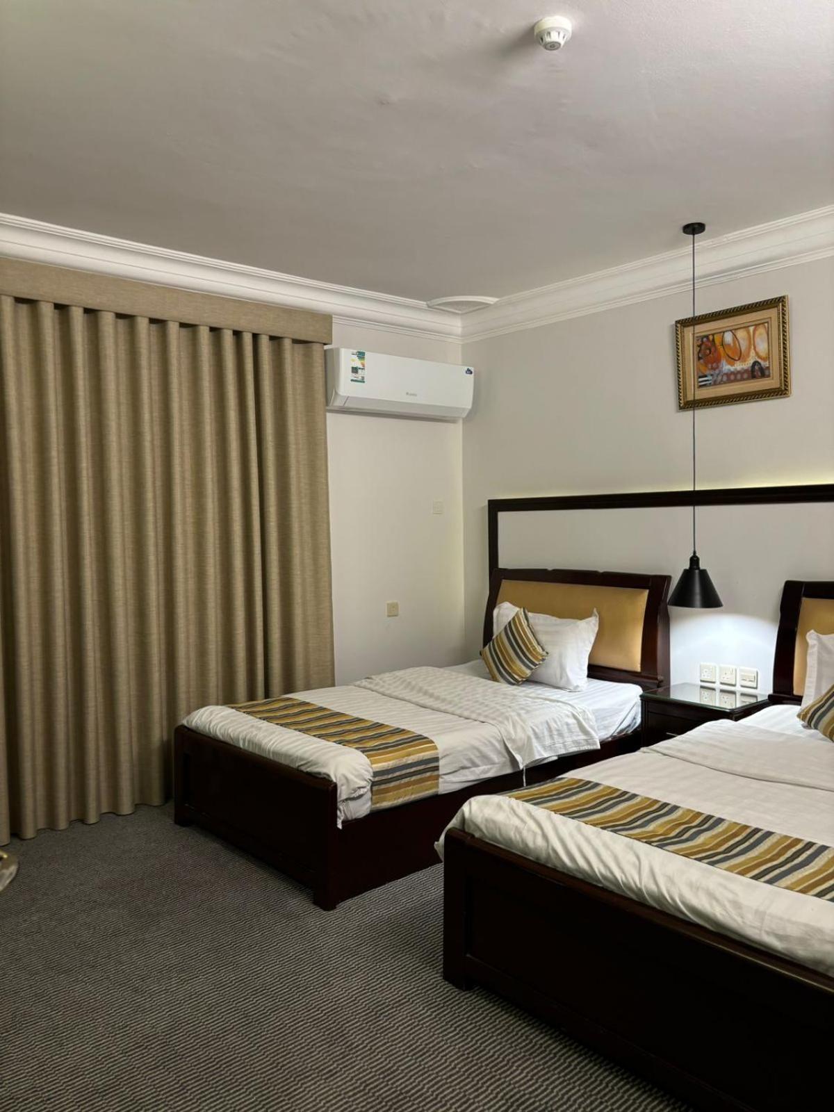 Hotel Al Mokhmalia Serviced *