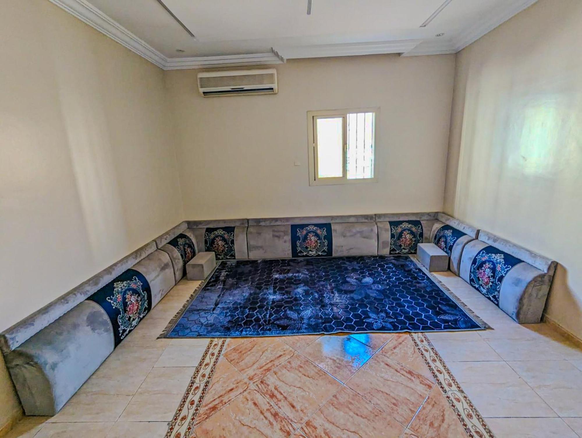 Madina Luxe - 7 Minutes To Haram By Car - Mount Uhud Views - Free Parking - Kitchen Apartment