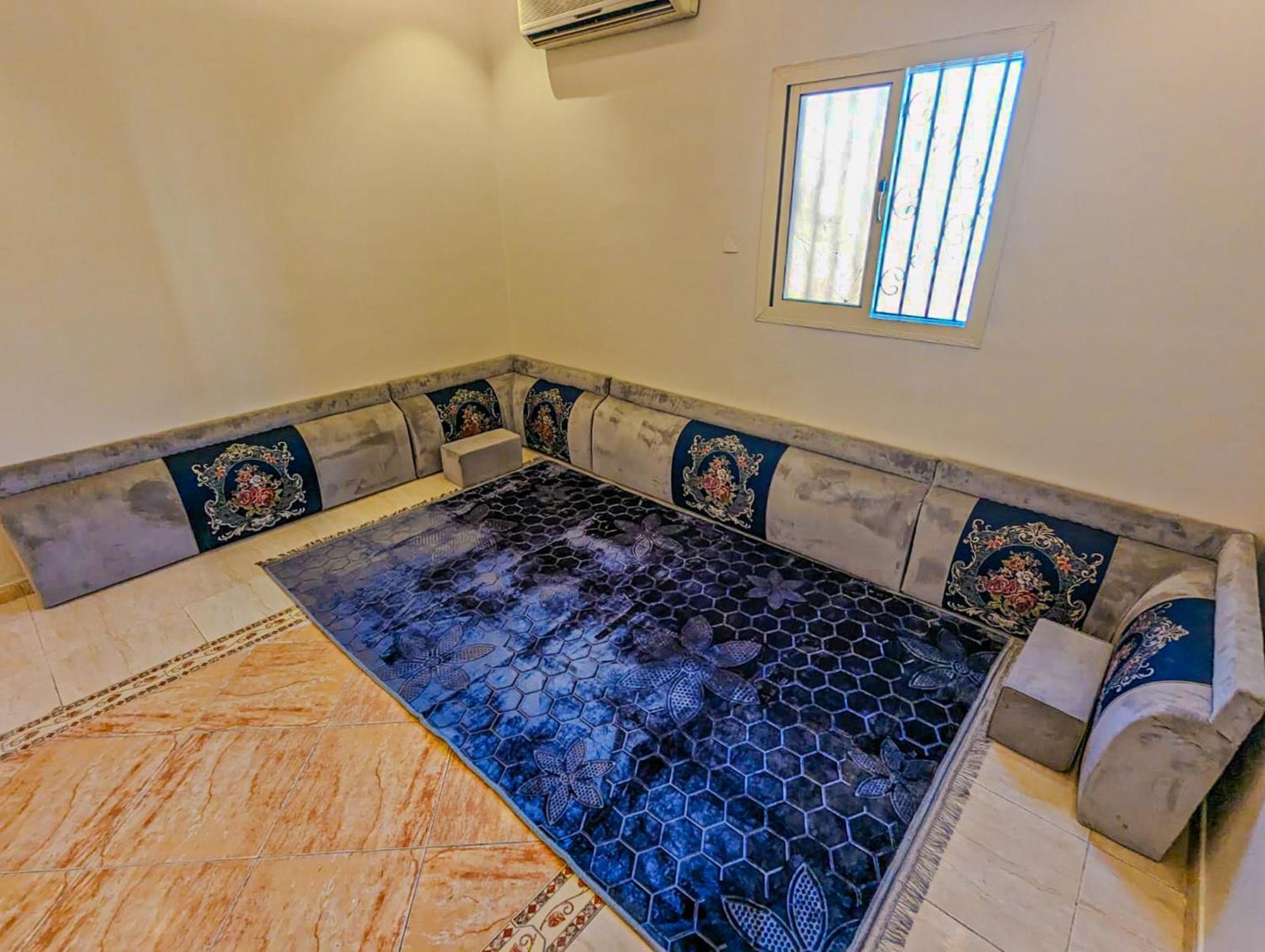 Madina Luxe - 7 Minutes To Haram By Car - Mount Uhud Views - Free Parking - Kitchen *