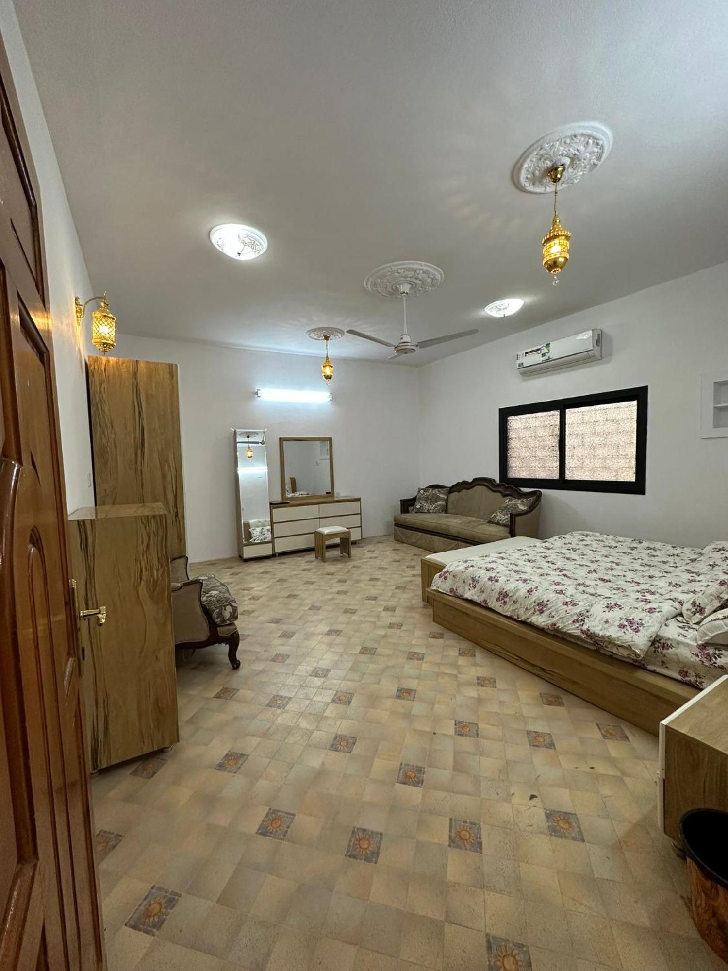 مفروشة تبعد عشر دقايق بالسيارة عن الحرم Medina