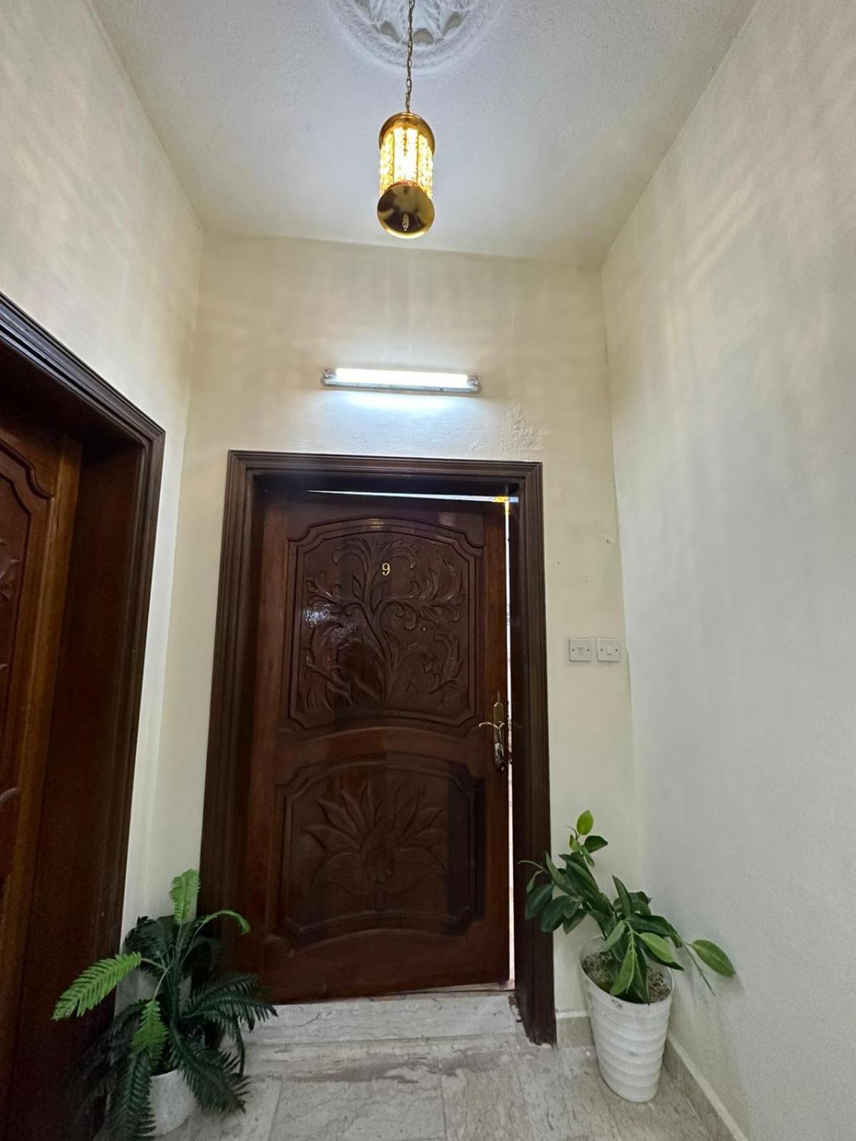 Apartment مفروشة تبعد عشر دقايق بالسيارة عن الحرم *