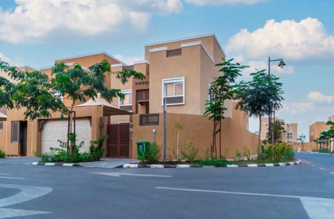 Villa In Al Madinah In Compound فيلا في المدينة *