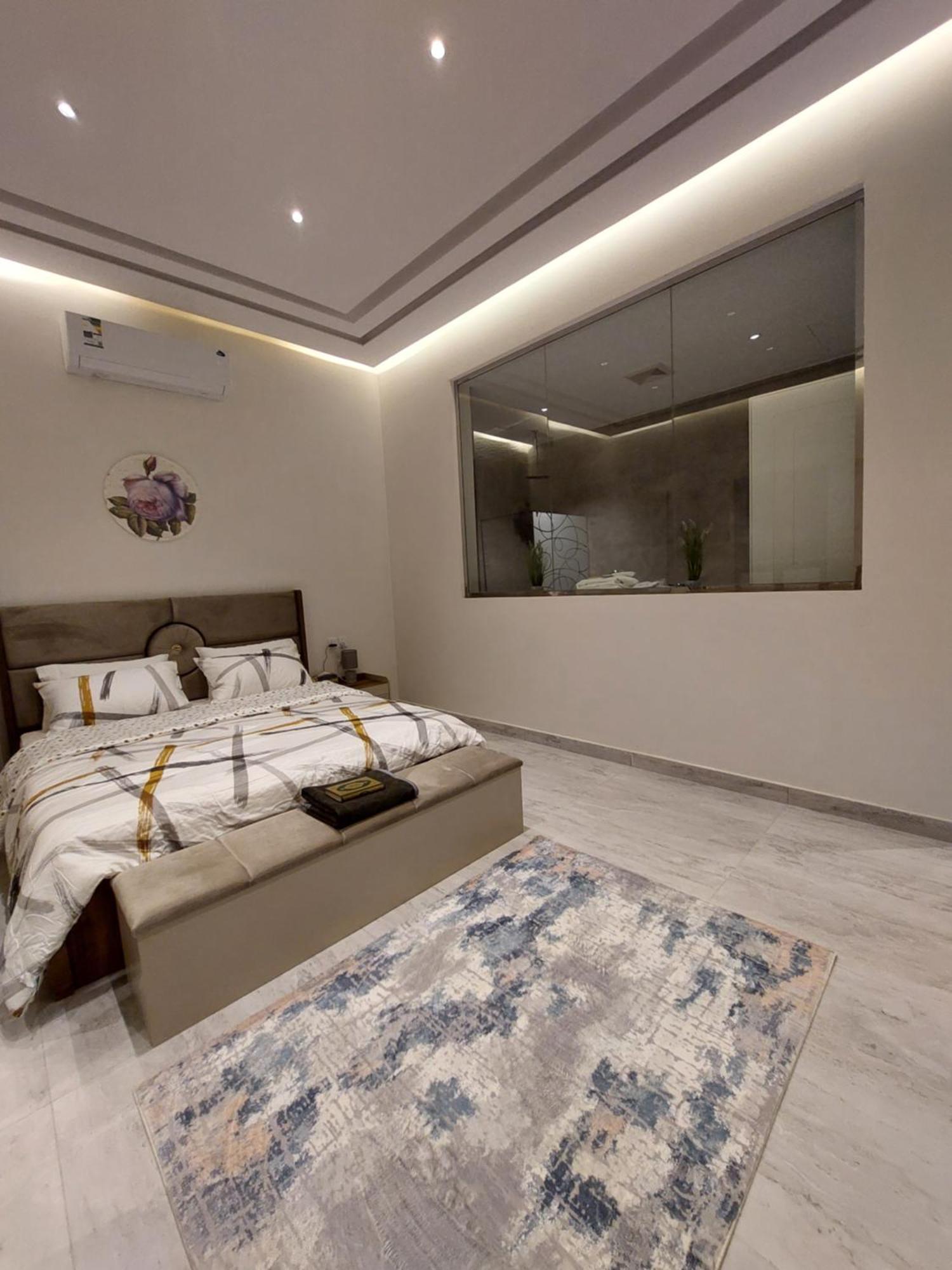 Apartment شقه فاخره بجوار الراشد مول *