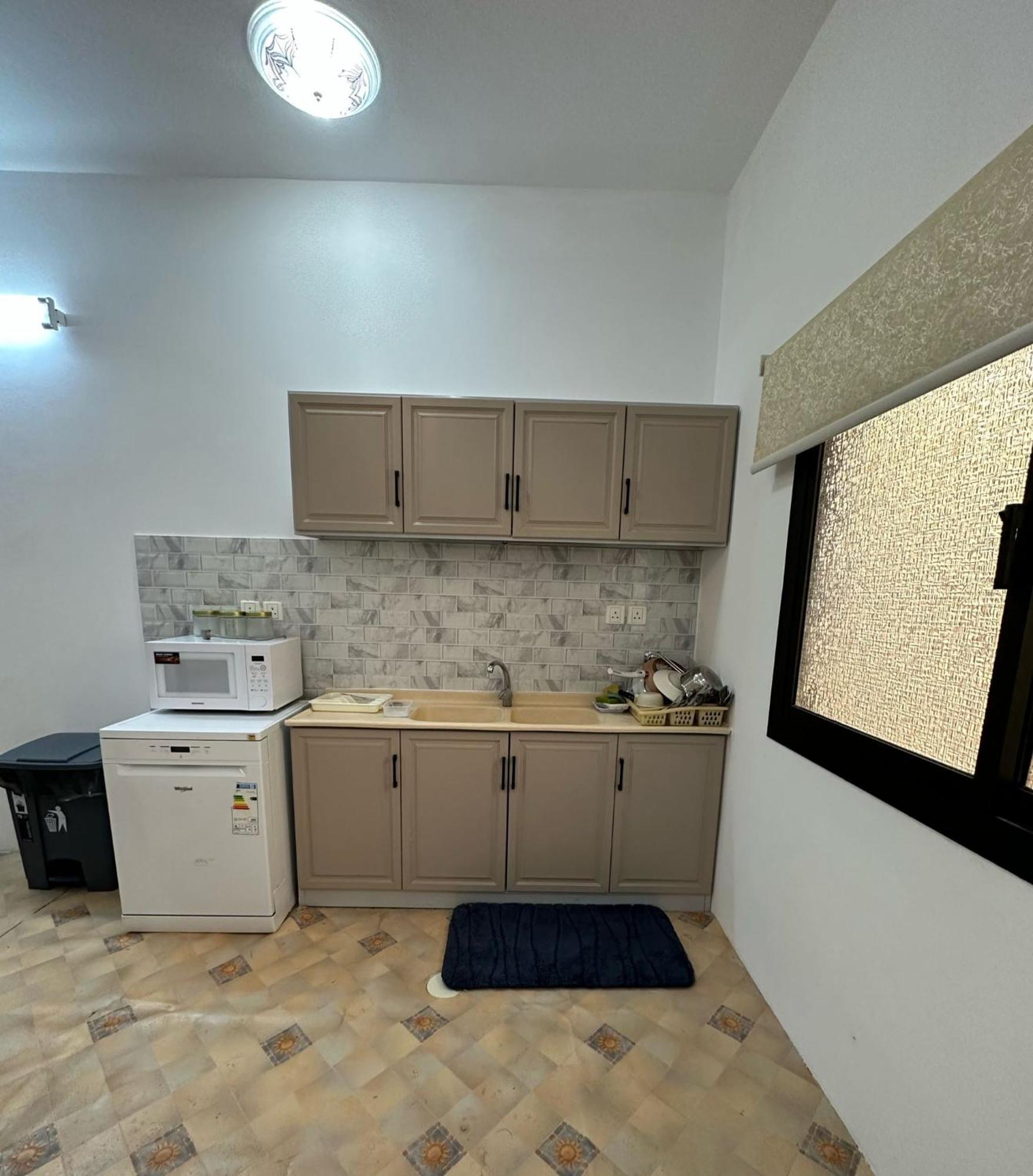 مفروشة تبعد عشر دقايق بالسيارة عن الحرم Apartment Medina