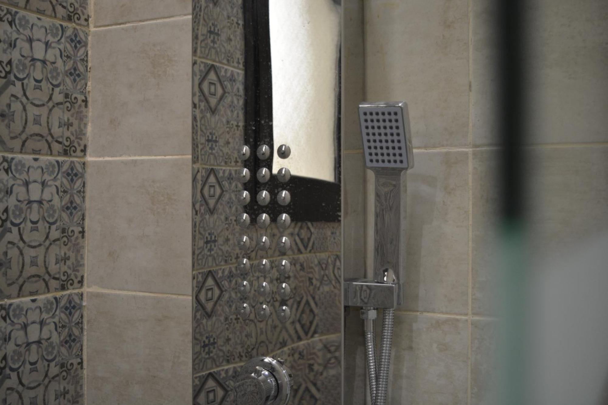 فوتهيلز الفاخرة * Medina