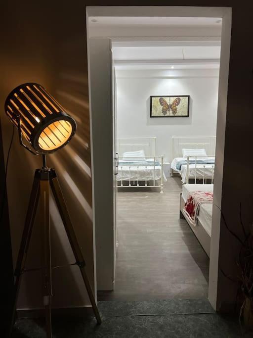 Apartment Family Unit 1km Distance To Masjid Nabawi Pbuh Private Place And Make Sure To Confirm After Booking خاص اتواصل بعد الحجز لتاكيد *