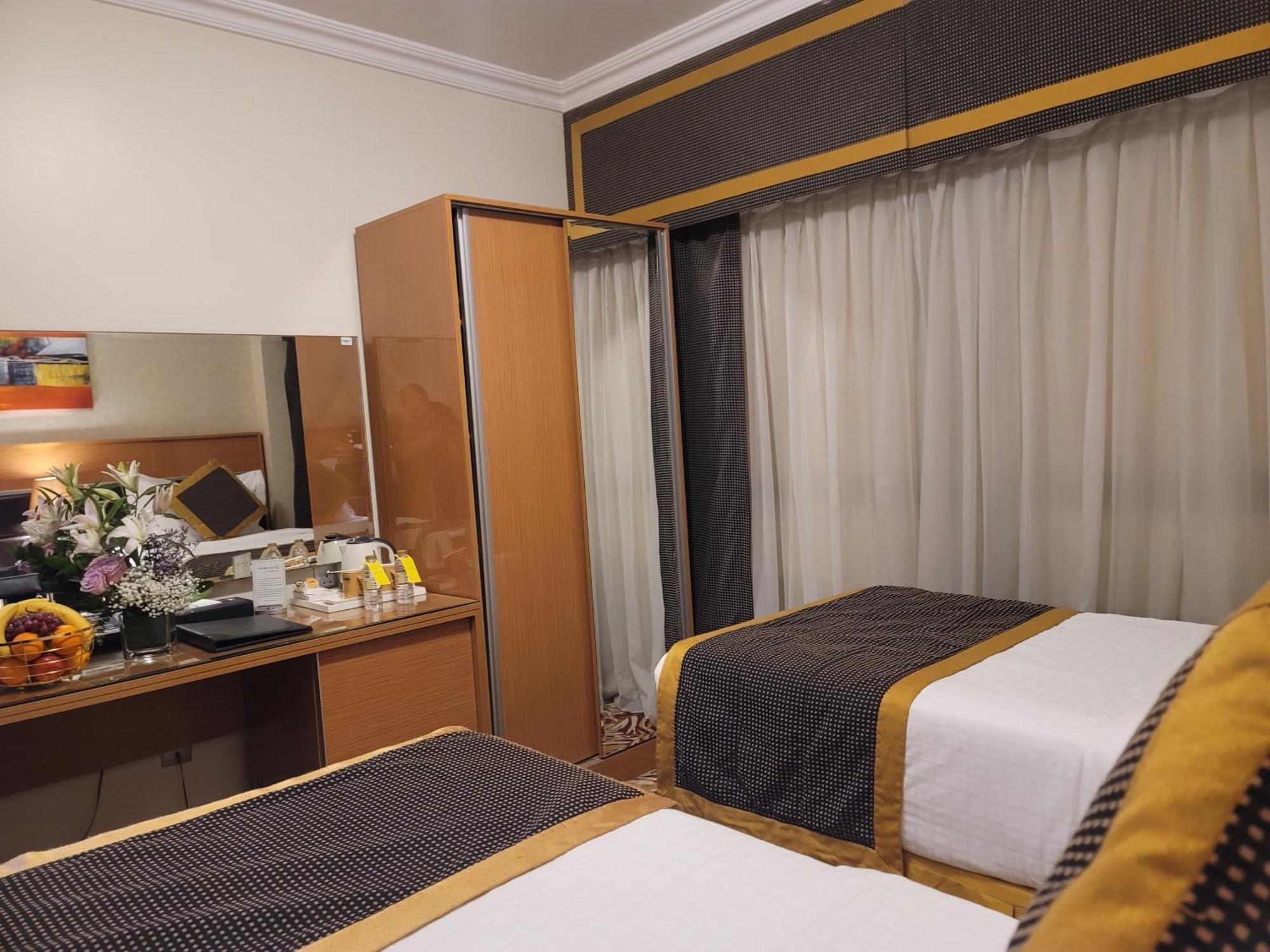 Golden Tulip Al Shakreen Hotel