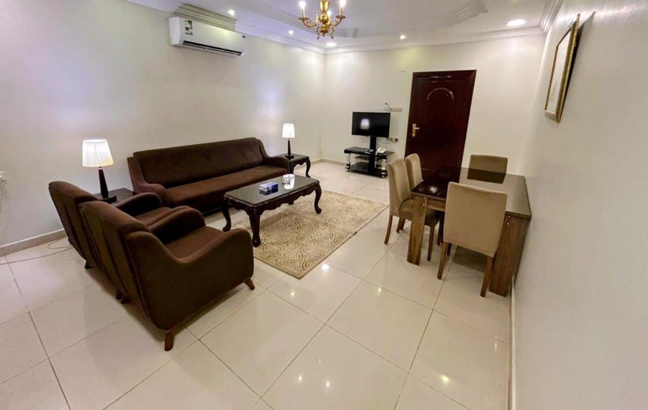 Al Mokhmalia Serviced Hotel *