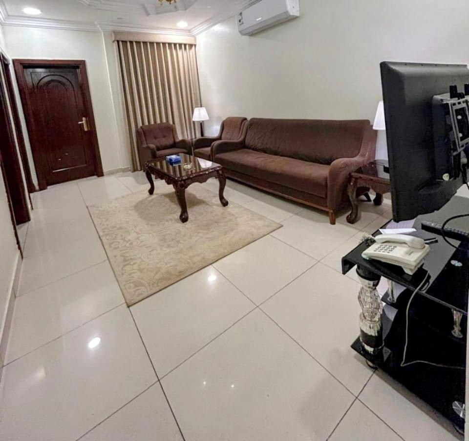 Al Mokhmalia Serviced Hotel *
