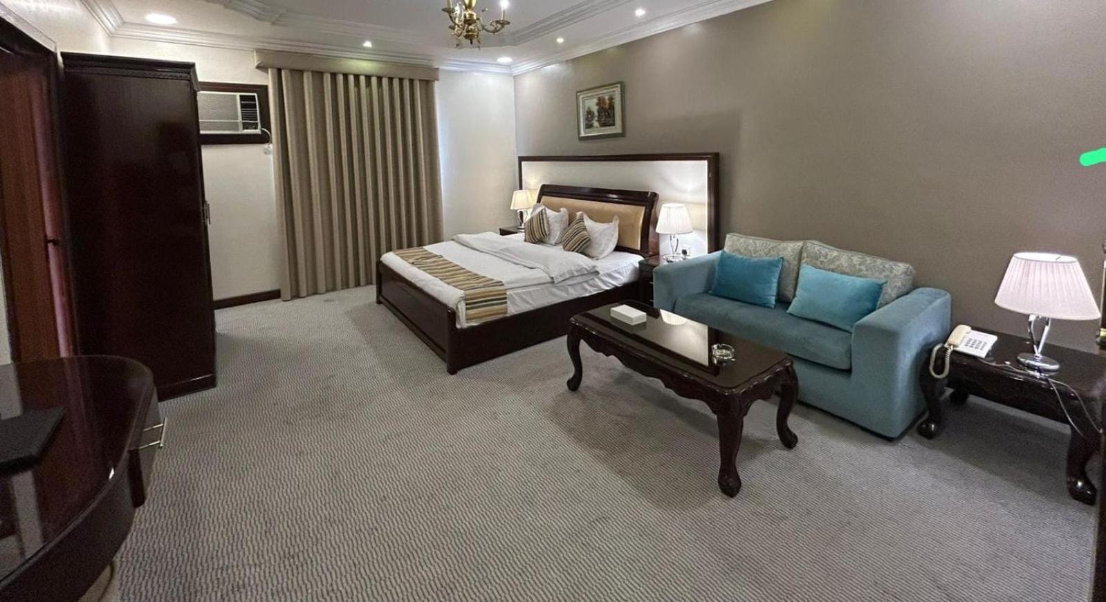 Al Mokhmalia Serviced *
