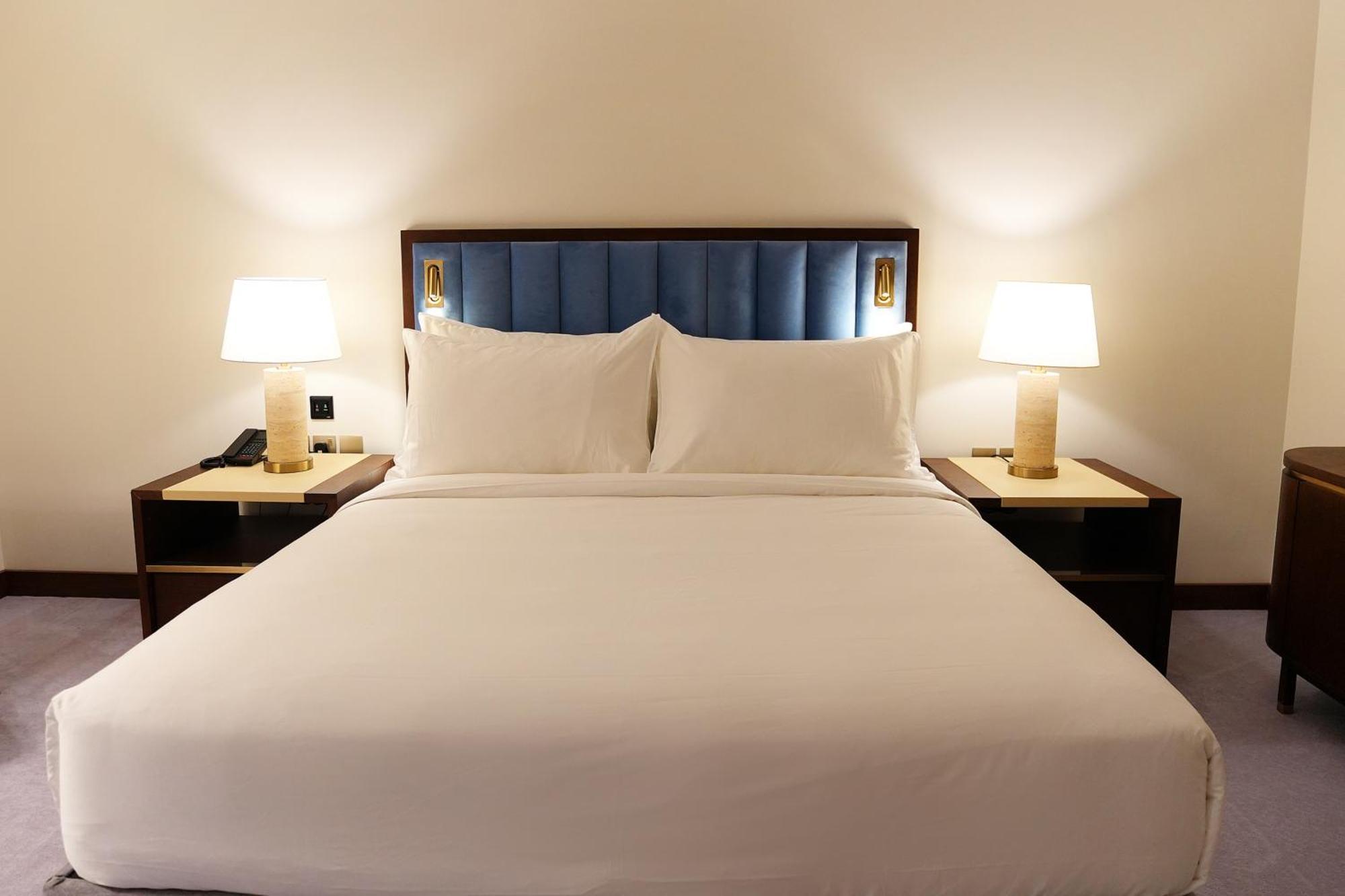Peninsula Worth Hotel *