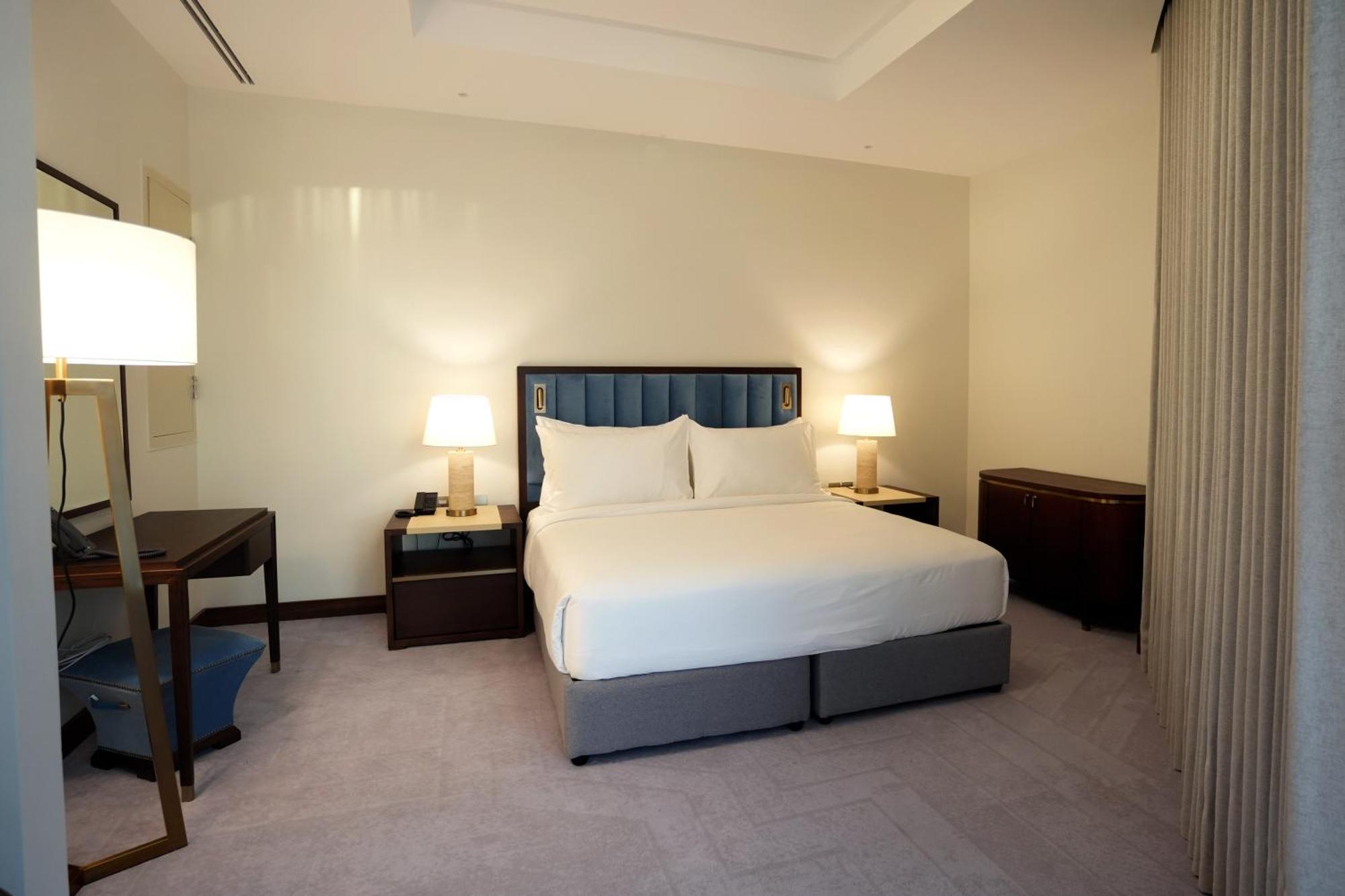 Peninsula Worth Hotel