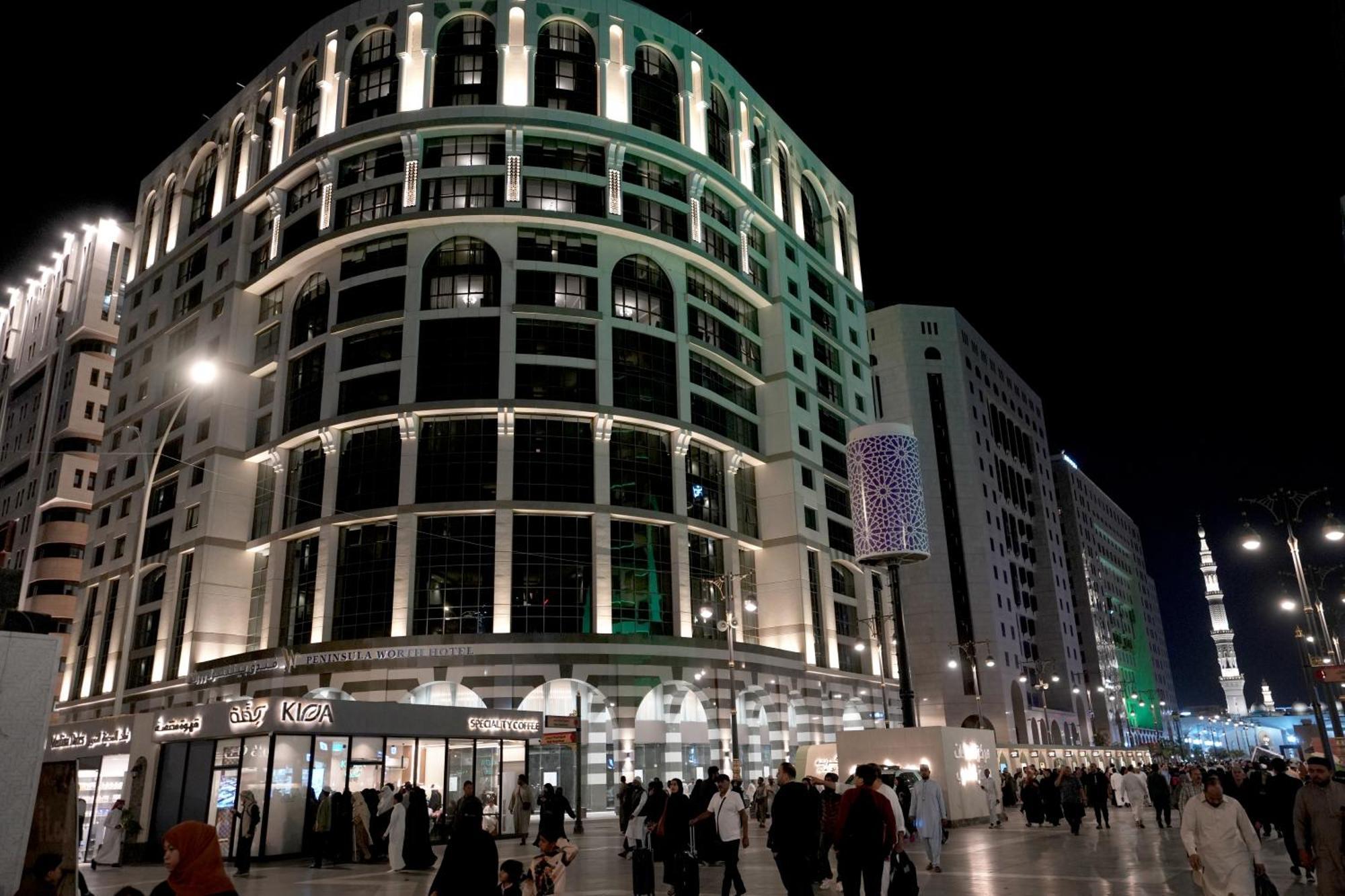 Hotel Peninsula Worth Medina