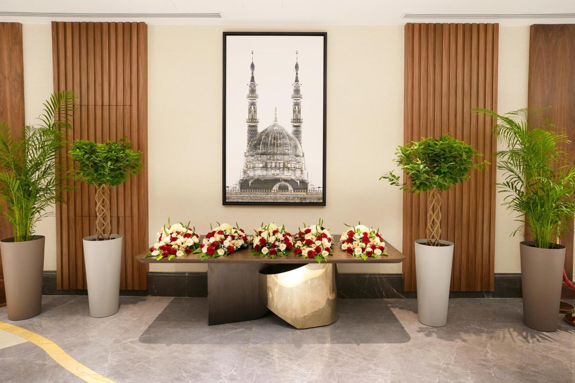 Peninsula Worth Hotel