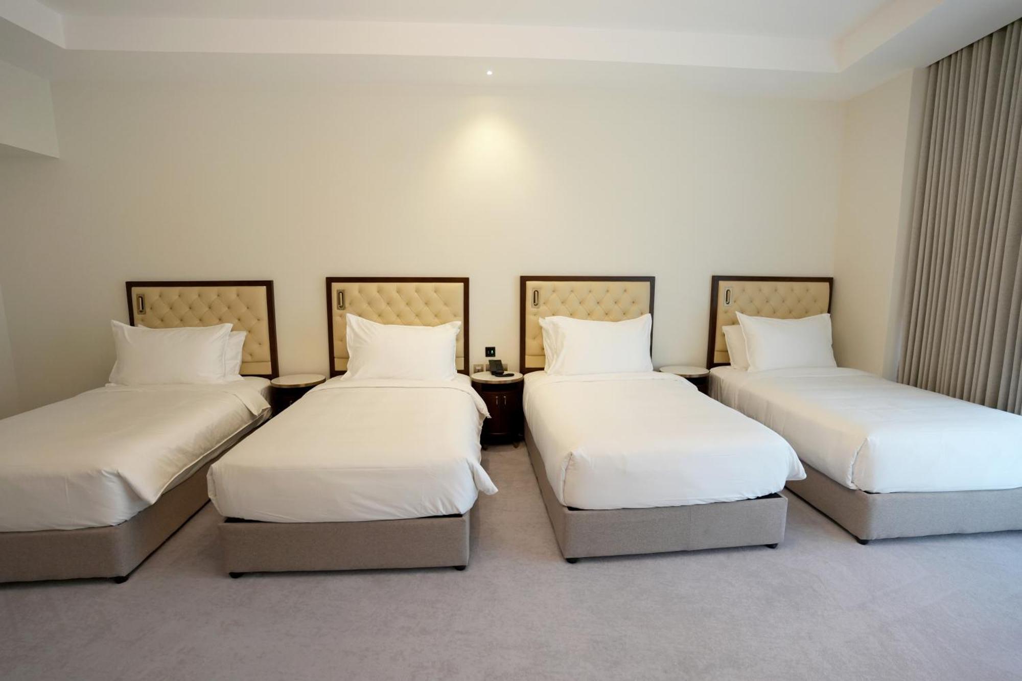 Hotel Peninsula Worth