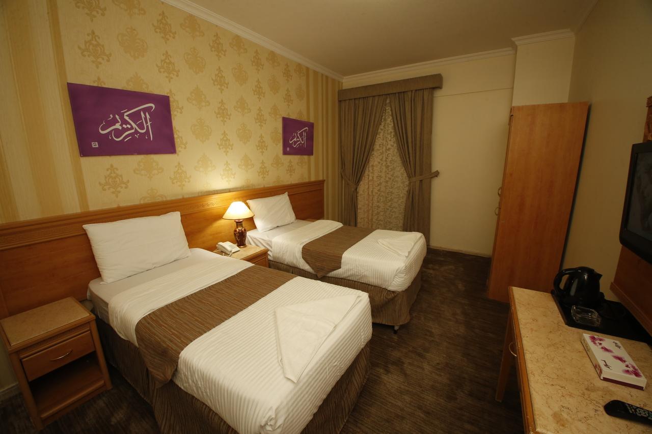 Hotel Guest Time *