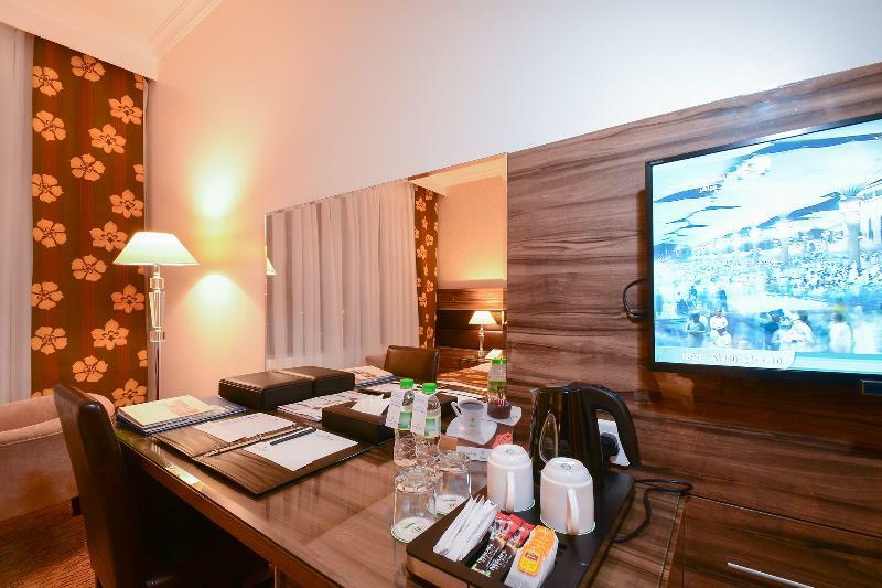 Golden Tulip Al Ansar Hotel 3*