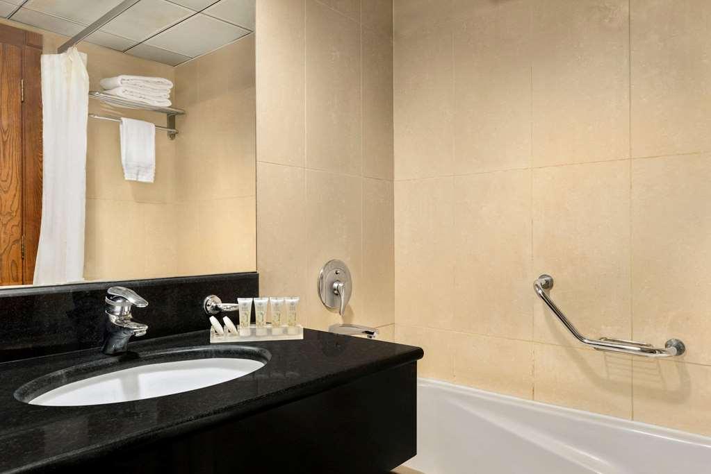 Ramada Madinah Al Hamra Hotel