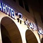 Riadh Al Zahra Hotel