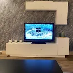 استديو غرفه بأثاث مريح