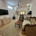 شقة مفروشة تبعد عشر دقايق بالسيارة عن الحرم