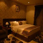 Pearl Palace Hotel Suits