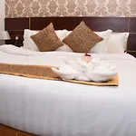 Pearl Palace Hotel Suits