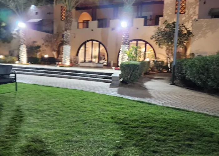 Villa In Al Madinah In Compound فيلا في المدينة