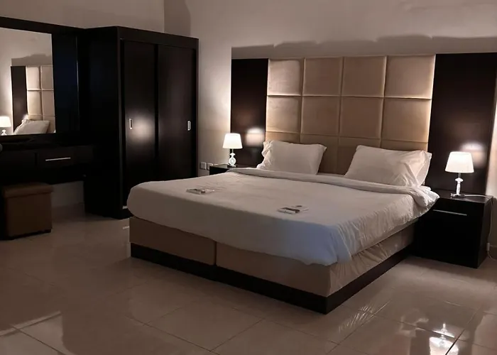 شقق بدور أرضي
