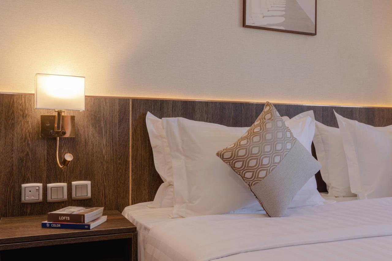 The Seasons Hotel 4*