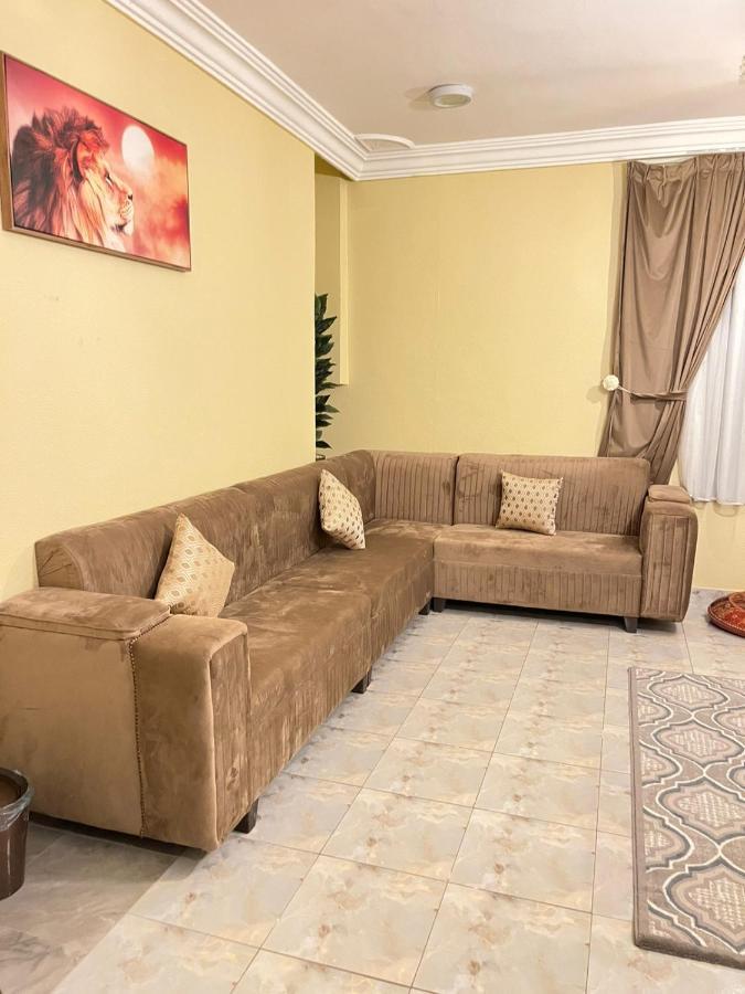 Apartment شقة غرفتين نوم وصالة ومطبخ - 2 Bedroom
