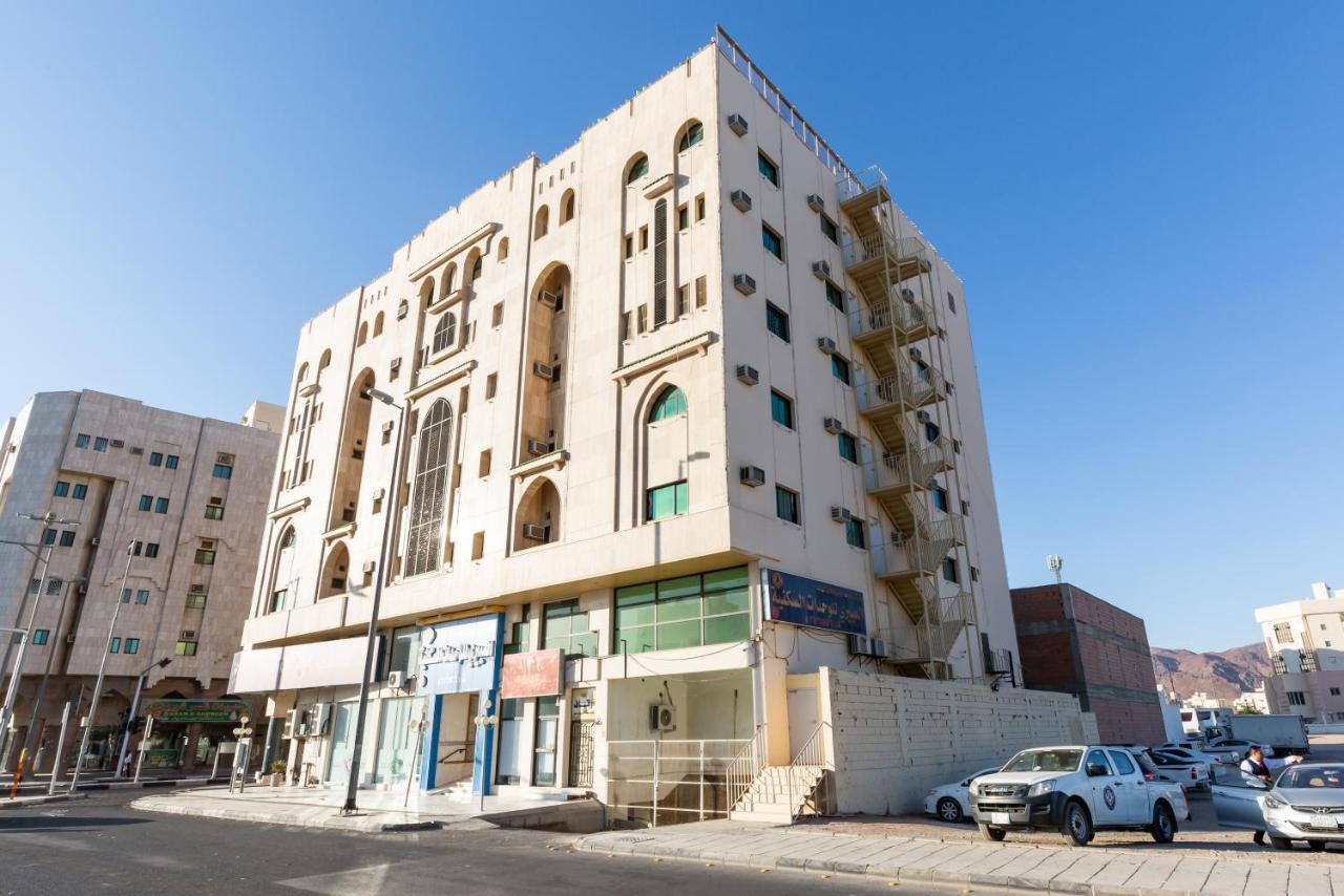 - Al Madinah 09 2*