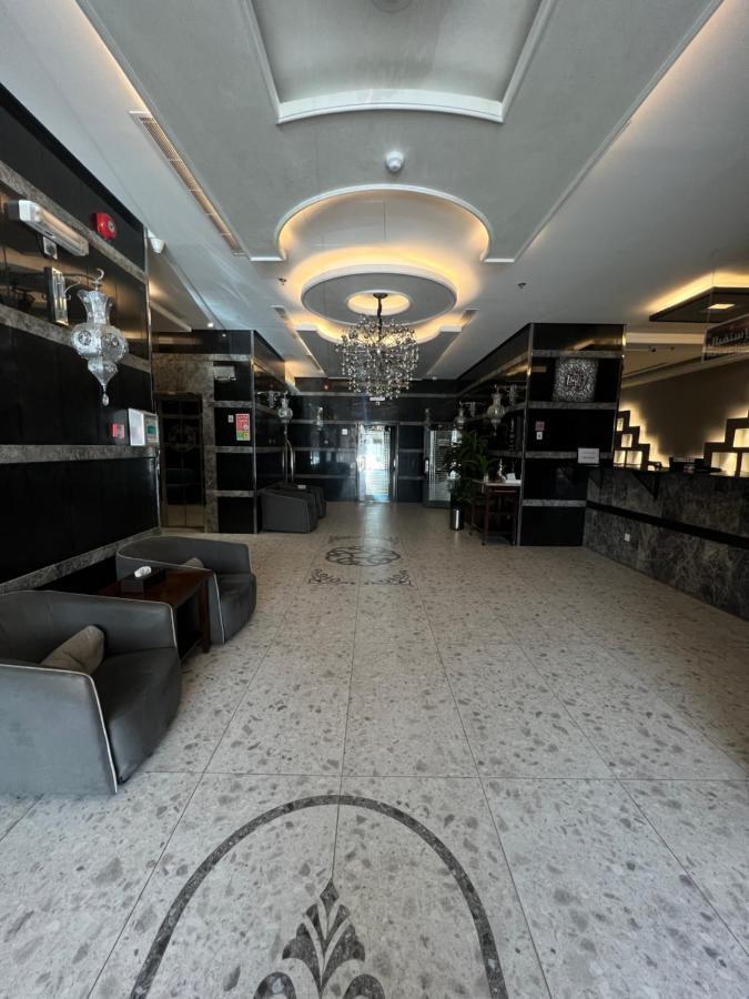 Hotel Y Platinum 2*