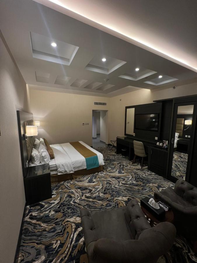 Y Platinum Hotel