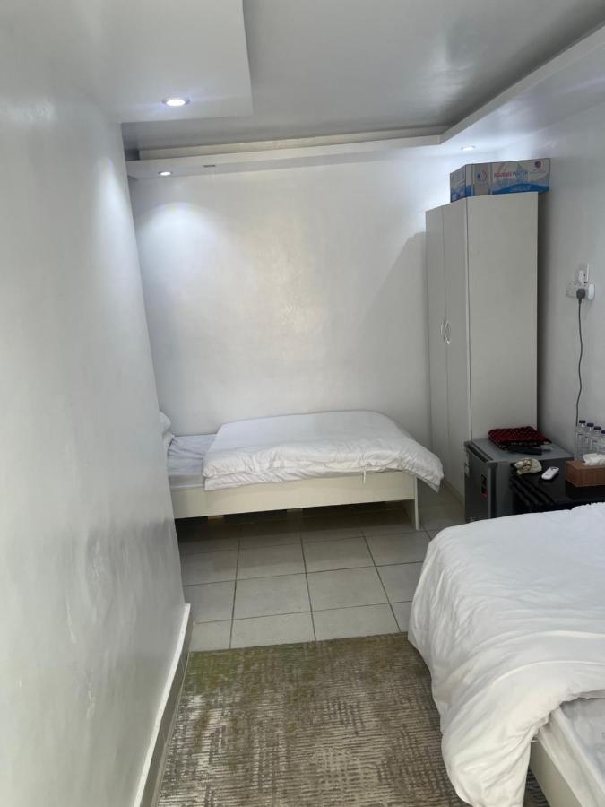 غرفة و دورة مياه خاصة - Private And Bathroom Apartment *