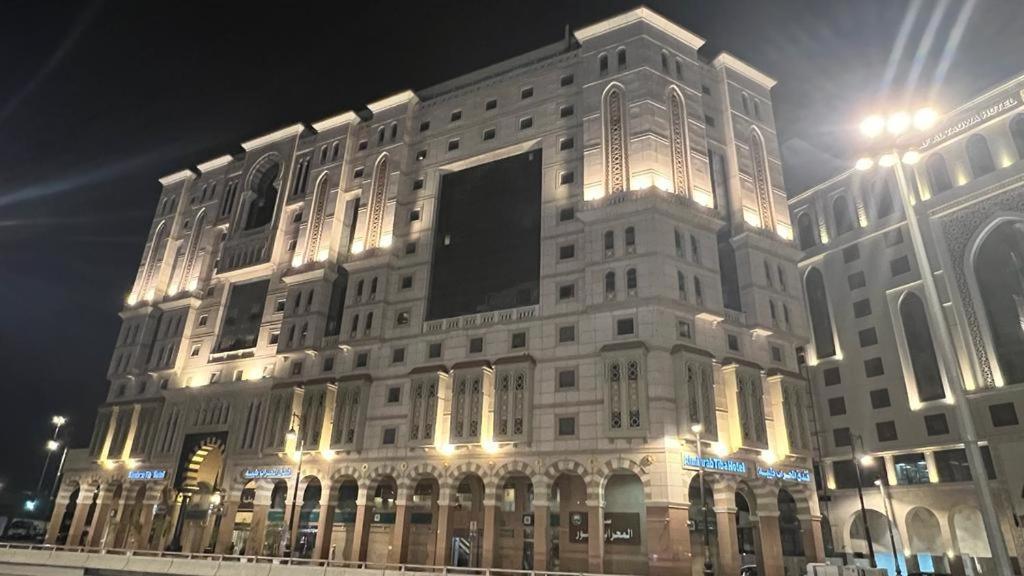 Al Mihrab Taiba Madinah Hotel *