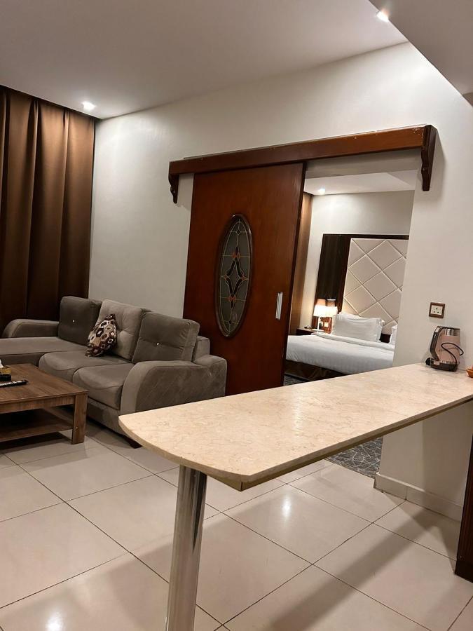Al Madinah Anasat 3*