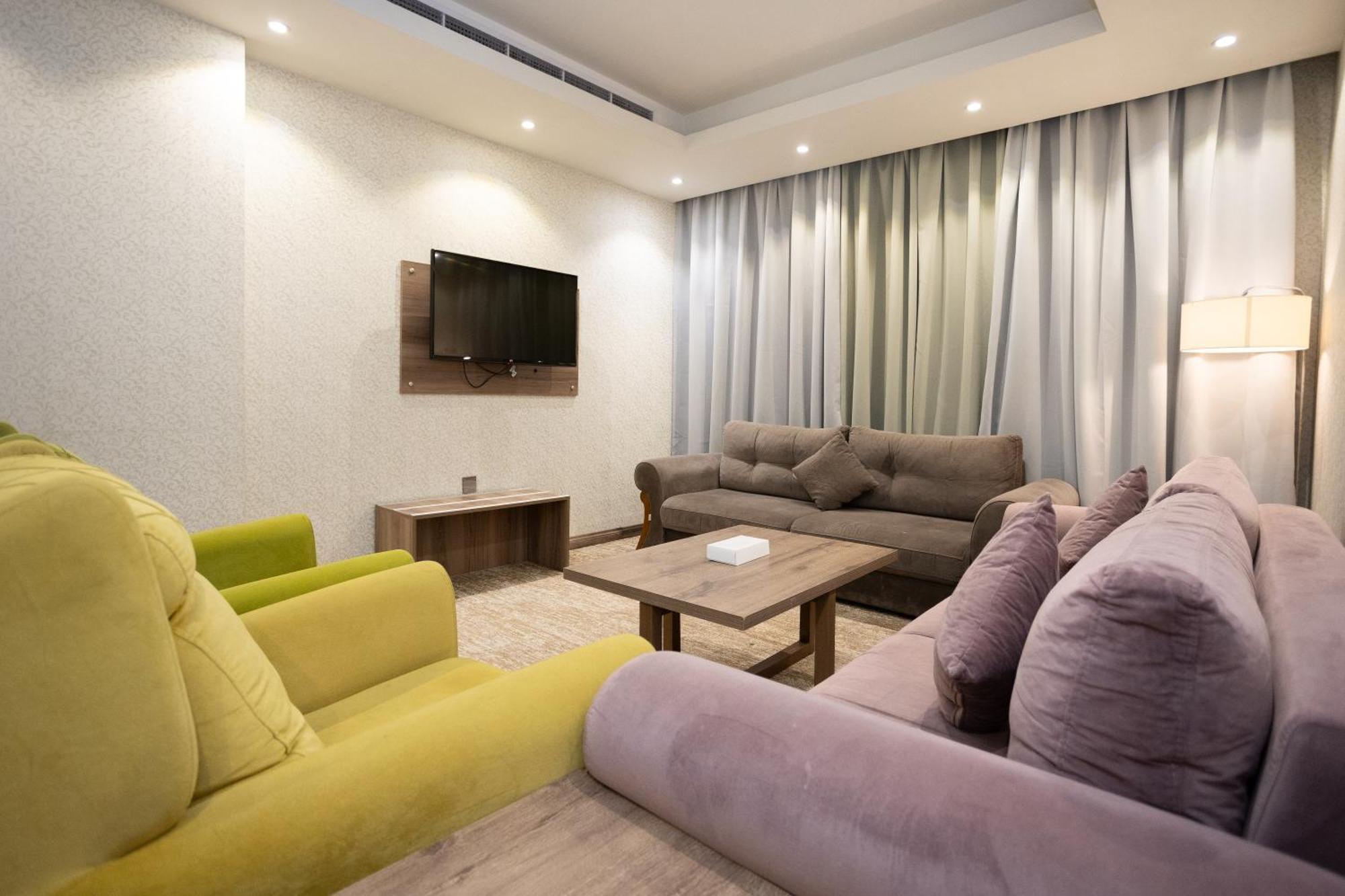 The Glorious Aparthotel 4*